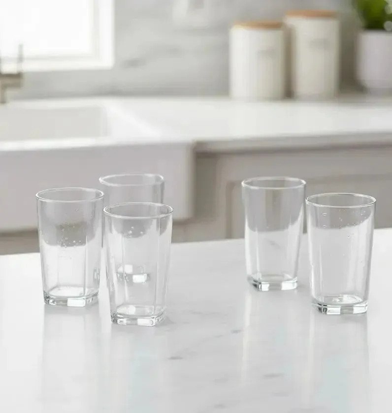 Jarra Acrílica De 1.1 Litros Con 5 Vasos Irrompibles - Imagen 4