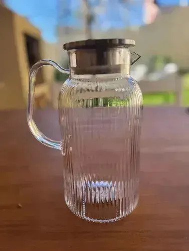 Jarra Acrílica 1.5 L Con 4 Vasos Irrompibles Frío/calor - Imagen 2